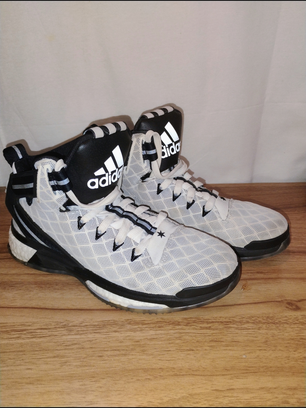 Adidas Men's D Rose 6 Boost High Top White Black Sneaker SZ 6.5 Basketball